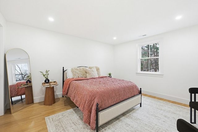 565 Elm St, Concord, MA 01742