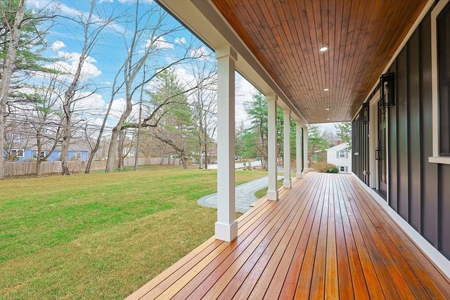 565 Elm St, Concord, MA 01742