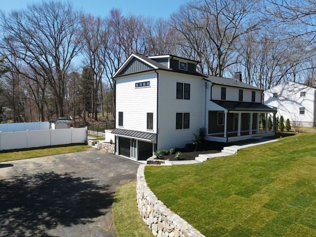 565 Elm St, Concord, MA 01742