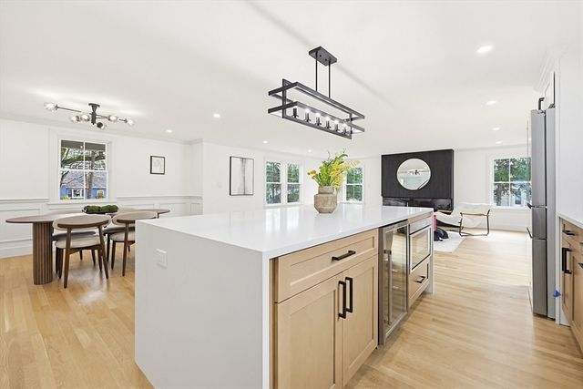 565 Elm St, Concord, MA 01742