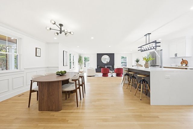 565 Elm St, Concord, MA 01742