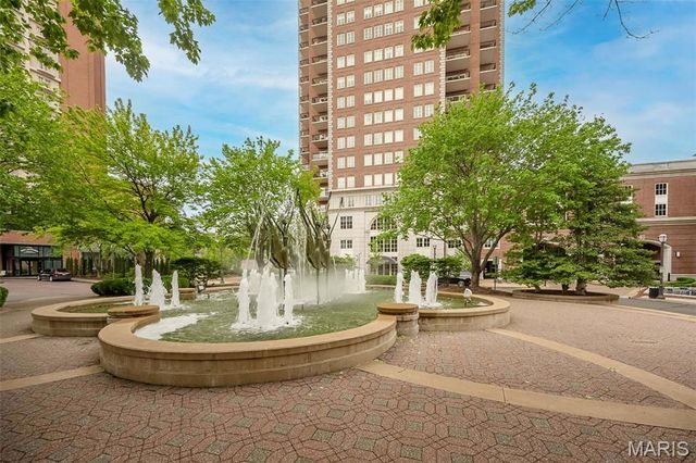 150 Carondelet Plaza 1301, Clayton, MO 63105