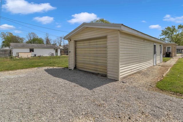 1145 E Water Street, Mount Vernon, IN 47620