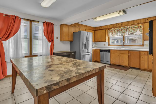 1145 E Water Street, Mount Vernon, IN 47620