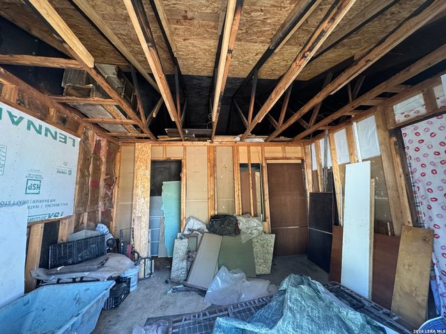 7007 CASTLERIDGE, San Antonio, TX 78227