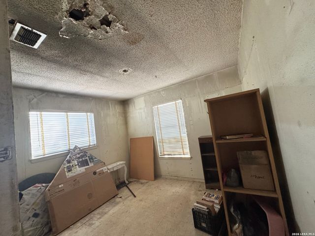7007 CASTLERIDGE, San Antonio, TX 78227
