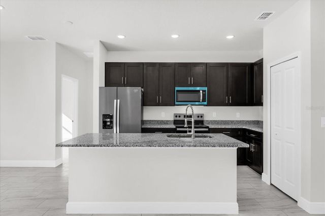 1718 W MANCHESTER DRIVE, Citrus Springs, FL 34434