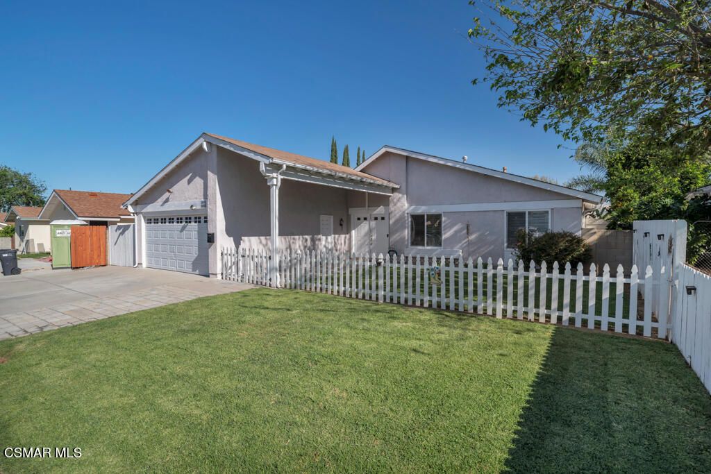 Image 3 of property listing at 2353 Bryson Place, Simi Valley, CA 93065