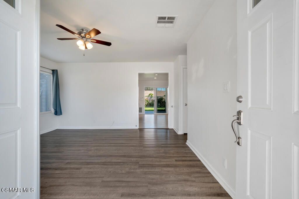 Image 5 of property listing at 2353 Bryson Place, Simi Valley, CA 93065