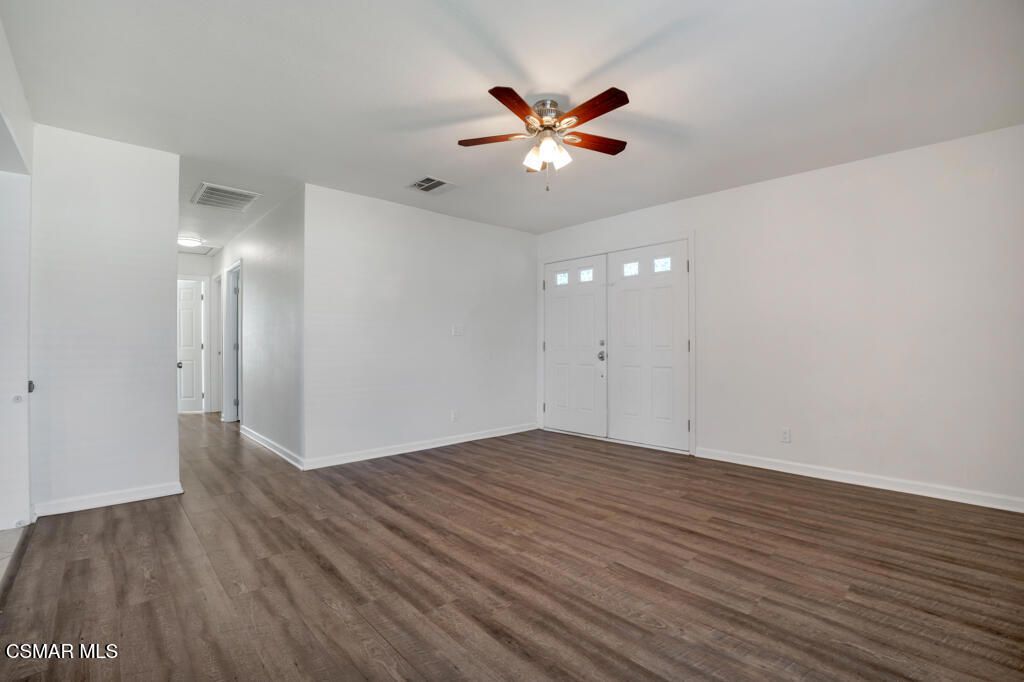 Image 7 of property listing at 2353 Bryson Place, Simi Valley, CA 93065