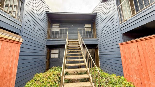 13480 S Thorntree Drive 316, Houston, TX 77015