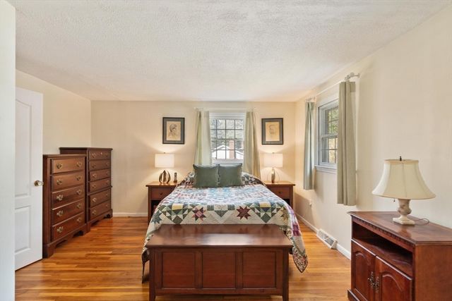 20 Bayberry Rd, Westford, MA 01886