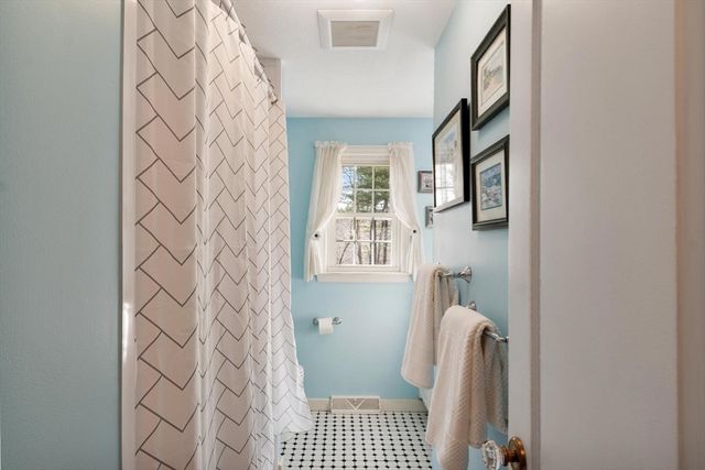 20 Bayberry Rd, Westford, MA 01886