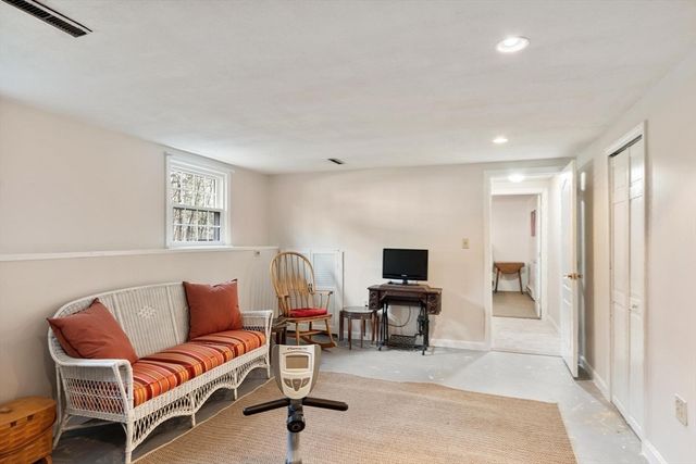 20 Bayberry Rd, Westford, MA 01886