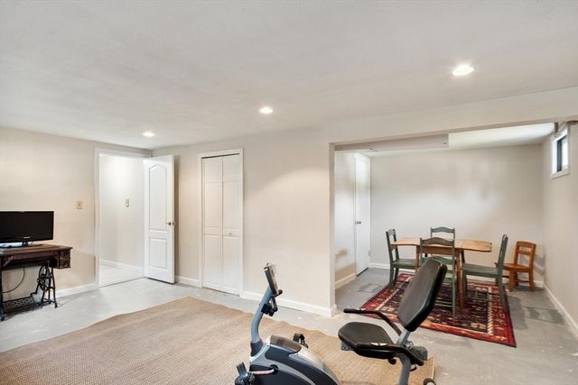 20 Bayberry Rd, Westford, MA 01886