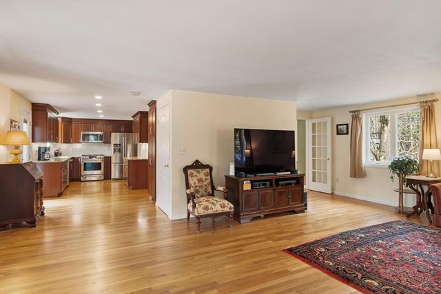 20 Bayberry Rd, Westford, MA 01886