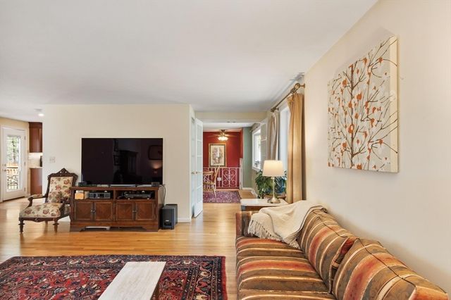 20 Bayberry Rd, Westford, MA 01886