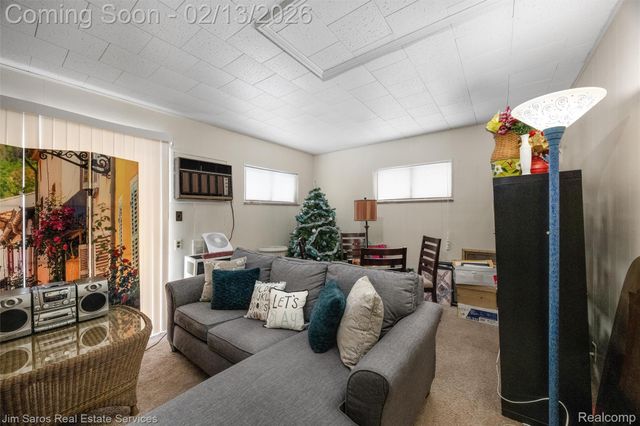 2005 Vernier Road, Grosse Pointe Woods, MI 48236