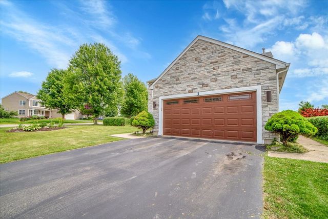 1 Stratford Court, South Elgin, IL 60177