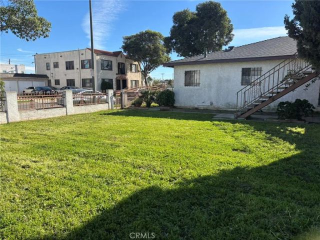 836 E New York, Long Beach, CA 90813