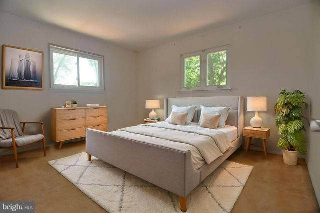 942 MEARNS RD, Warminster, PA 18974