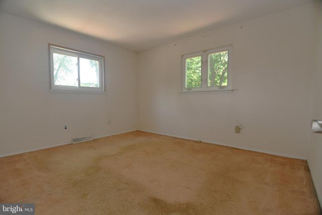 942 MEARNS RD, Warminster, PA 18974