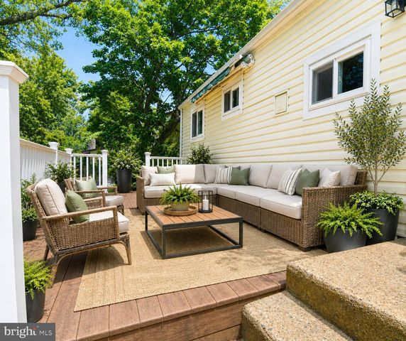 942 MEARNS RD, Warminster, PA 18974