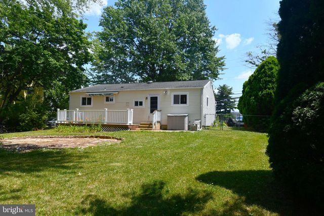 942 MEARNS RD, Warminster, PA 18974