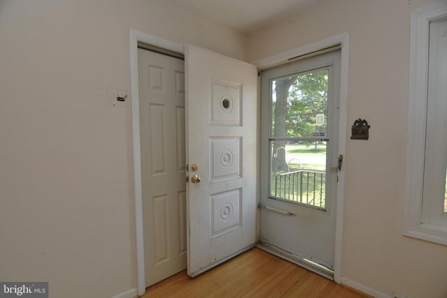 942 MEARNS RD, Warminster, PA 18974