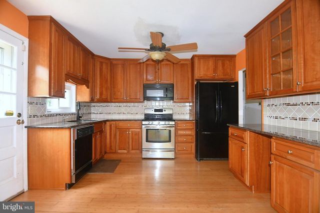 942 MEARNS RD, Warminster, PA 18974