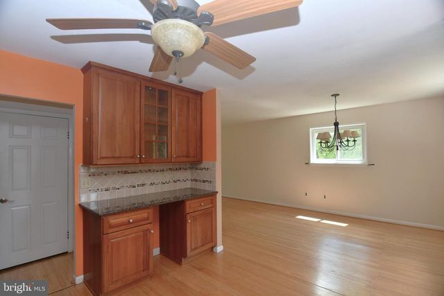 942 MEARNS RD, Warminster, PA 18974