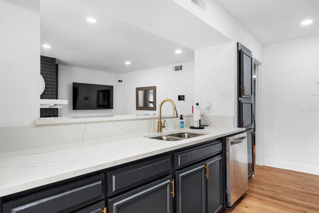 2014 Warnford Place, Arlington, TX 76015