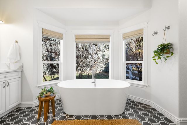 1197 N Cove Colony Way, Eagle, ID 83616