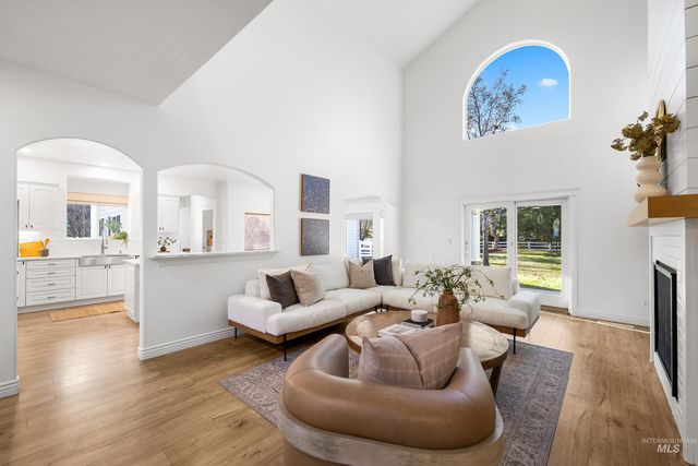 1197 N Cove Colony Way, Eagle, ID 83616