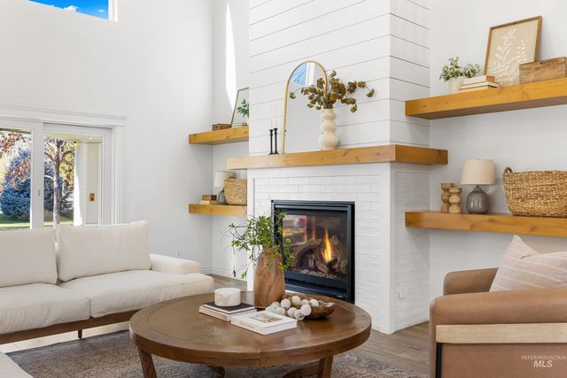 1197 N Cove Colony Way, Eagle, ID 83616