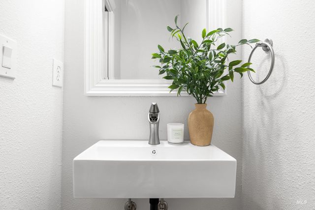 1197 N Cove Colony Way, Eagle, ID 83616