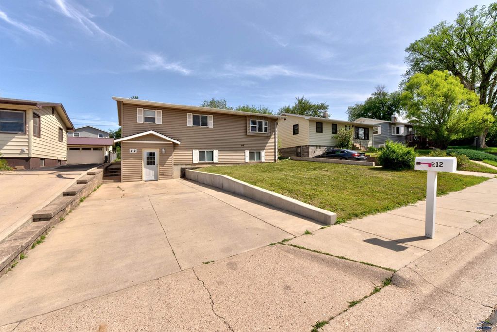 212 E CUSTER ST, Rapid City, SD 57701