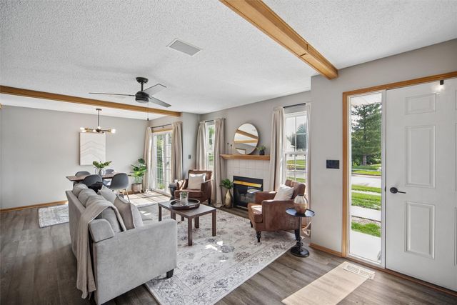 1400 S 52nd Street 13, West Des Moines, IA 50265