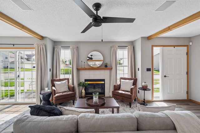 1400 S 52nd Street 13, West Des Moines, IA 50265