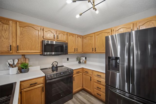 1400 S 52nd Street 13, West Des Moines, IA 50265