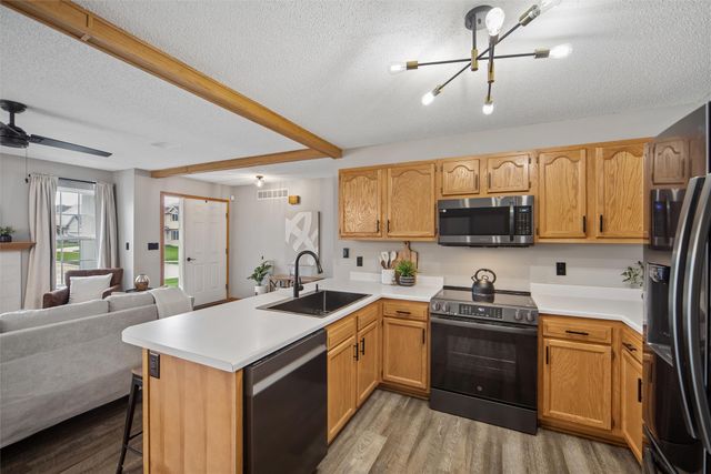 1400 S 52nd Street 13, West Des Moines, IA 50265