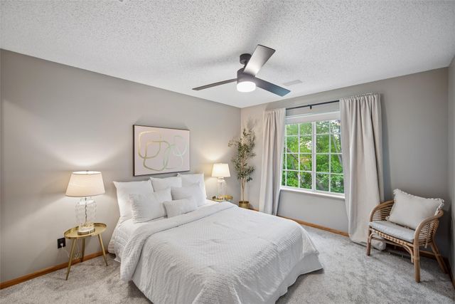 1400 S 52nd Street 13, West Des Moines, IA 50265