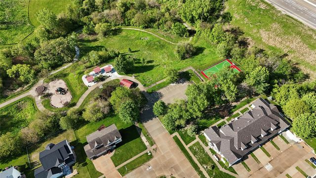 1400 S 52nd Street 13, West Des Moines, IA 50265