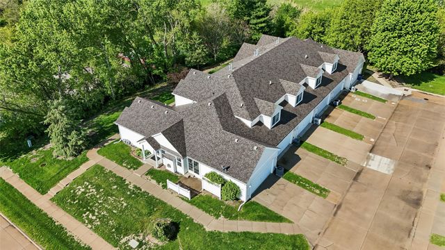 1400 S 52nd Street 13, West Des Moines, IA 50265