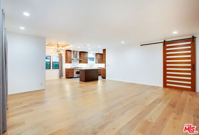 5518 Carpenter Avenue, Valley Village, CA 91607