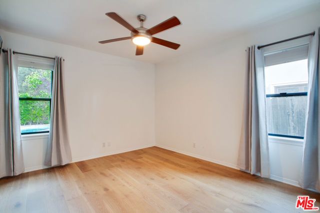 5518 Carpenter Avenue, Valley Village, CA 91607