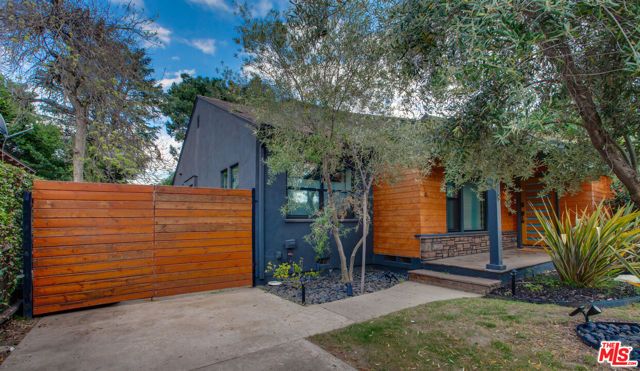 5518 Carpenter Avenue, Valley Village, CA 91607