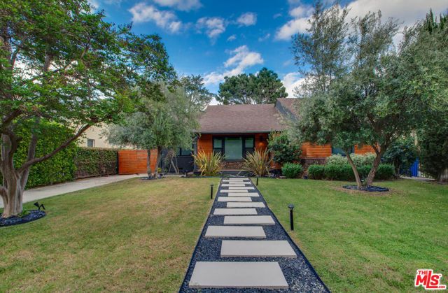 5518 Carpenter Avenue, Valley Village, CA 91607