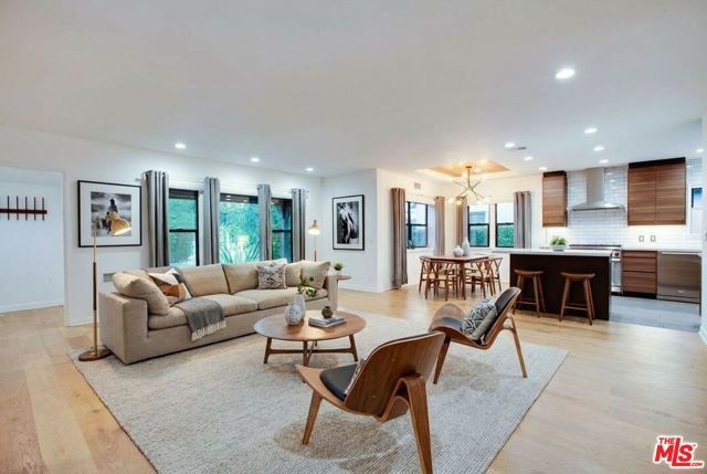 5518 Carpenter Avenue, Valley Village, CA 91607