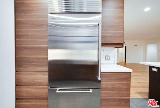 5518 Carpenter Avenue, Valley Village, CA 91607